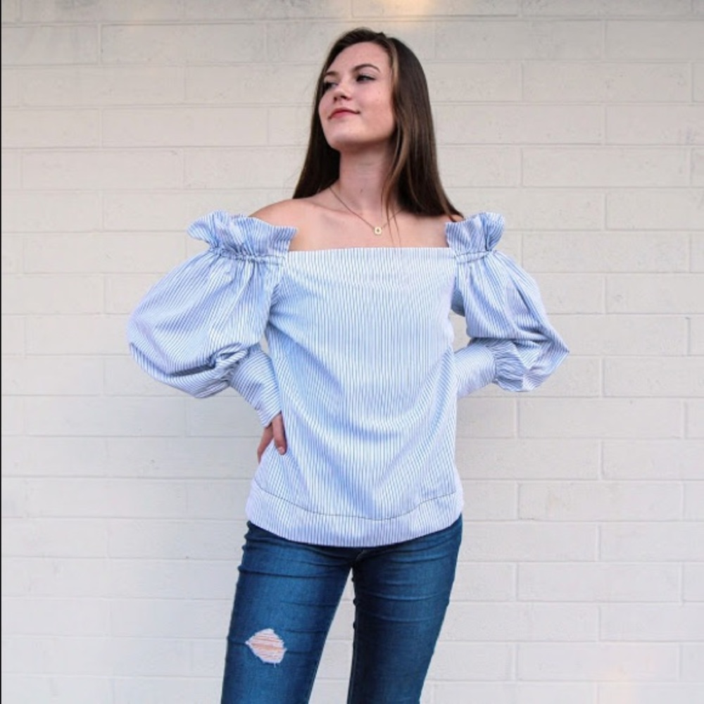 Lea & Viola stripped off the shoulder top